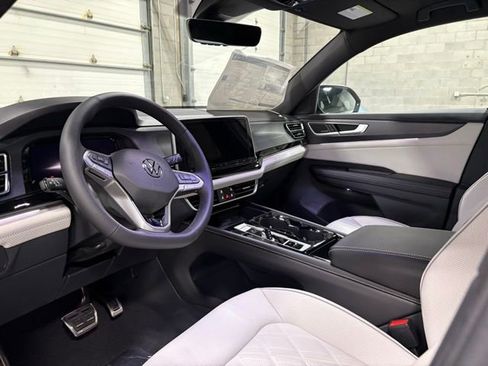 New 2026 Volkswagen Atlas Cross Sport SEL Premium R-Line AWD/4WD image 9