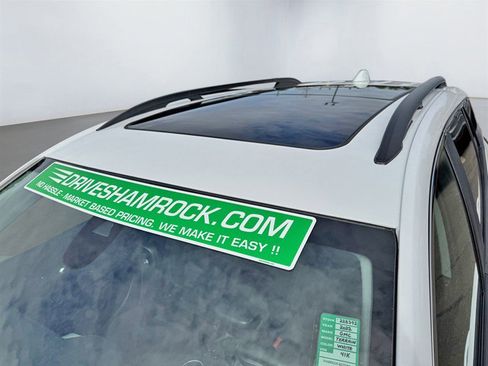 Used 2022 GMC Terrain SLE w/ Driver Convenience Package image 11