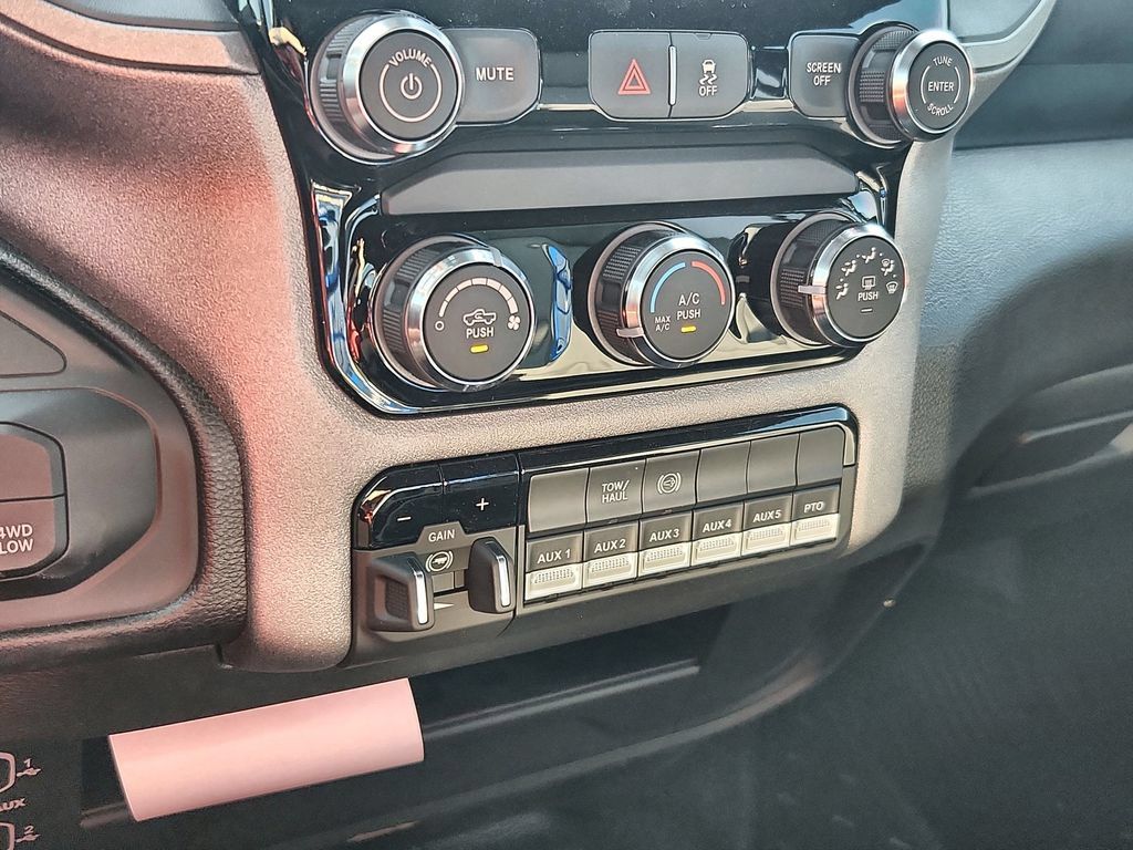 New 2026 RAM 5500 Tradesman AWD/4WD image 16