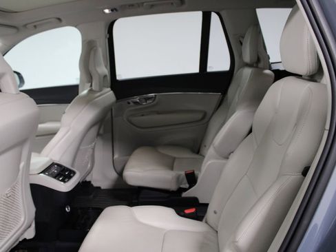 Used 2020 Volvo XC90 T6 Momentum w/ Protection Package Premier AWD/4WD image 18