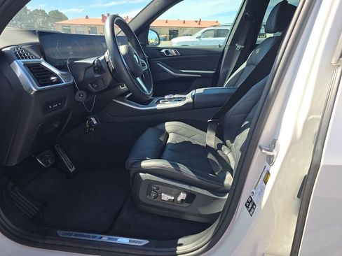 Used 2025 BMW X5 xDrive40i image 4