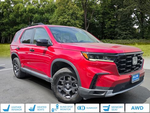 Used 2025 Honda Pilot TrailSport image 1