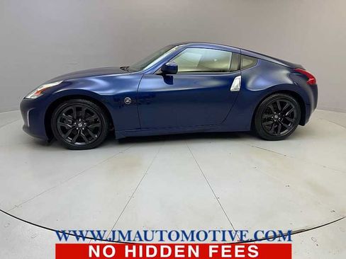 Used 2016 Nissan 370Z Coupe RWD image 2