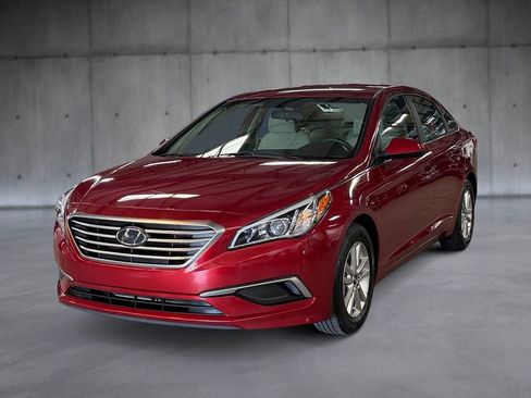 Used 2016 Hyundai Sonata SE image 1