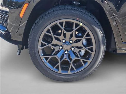New 2025 Jeep Grand Cherokee Summit image 18