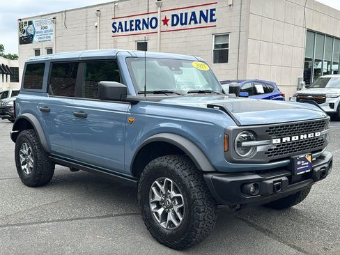 Certified 2025 Ford Bronco Badlands AWD/4WD image 3