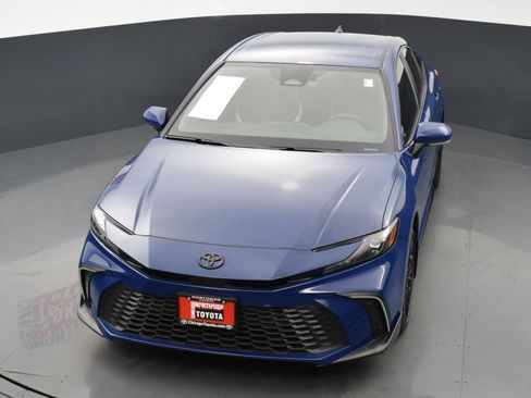 Used 2025 Toyota Camry SE w/ Convenience Package FWD image 24