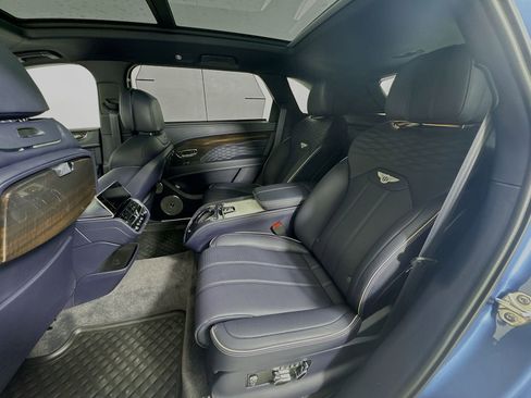 Certified 2023 Bentley Bentayga Extended Wheelbase AWD/4WD image 11