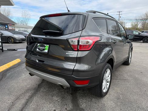 Used 2018 Ford Escape SE w/ SE Sync 3 Package FWD image 3