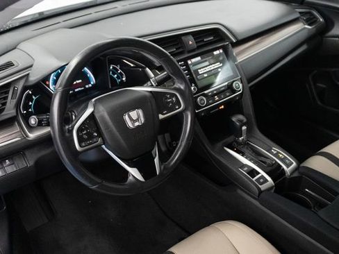 Used 2019 Honda Civic EX image 3