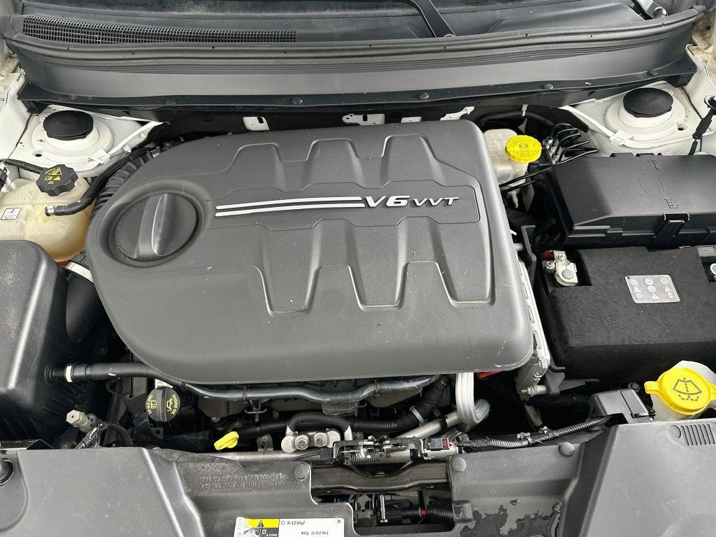 Used 2018 Jeep Cherokee Trailhawk AWD/4WD image 30