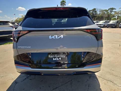 New 2026 Kia Sportage SX FWD image 7