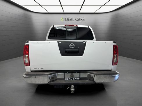 Used 2018 Nissan Frontier SV AWD/4WD image 6
