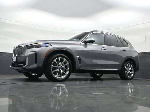 Used 2024 BMW X5 sDrive40i w/ Premium Package RWD image 32