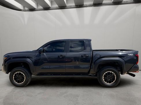 Used 2025 Toyota Tacoma TRD Off-Road AWD/4WD image 2