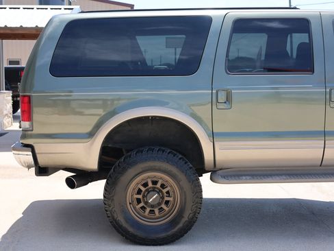 Used 2000 Ford Excursion Limited AWD/4WD image 13