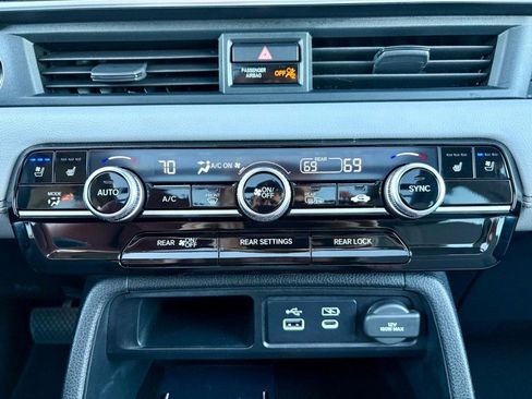 Used 2023 Honda Pilot Elite image 25