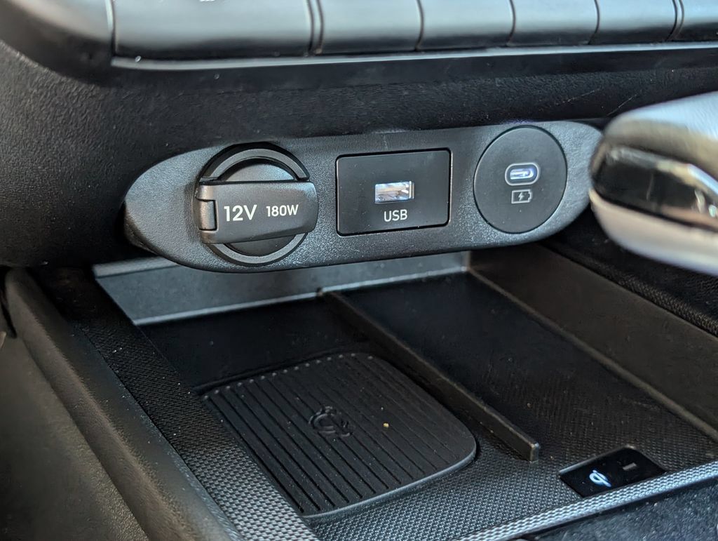 Used 2025 Hyundai Elantra SEL FWD image 10