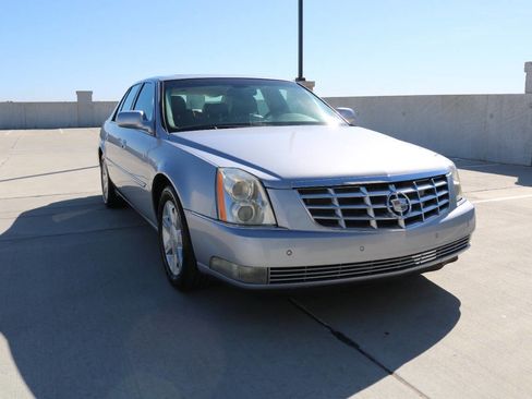 Used 2006 Cadillac DTS Performance image 19