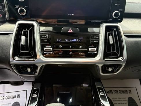 Used 2022 Kia Sorento SX FWD image 18