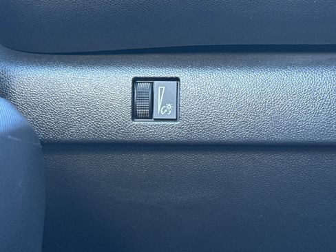 Used 2024 Chevrolet Colorado W/T image 30