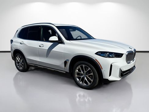 New 2026 BMW X5 xDrive40i image 1