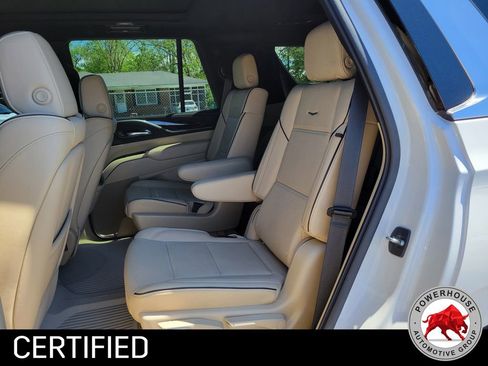 Used 2022 Cadillac Escalade Premium Luxury image 17