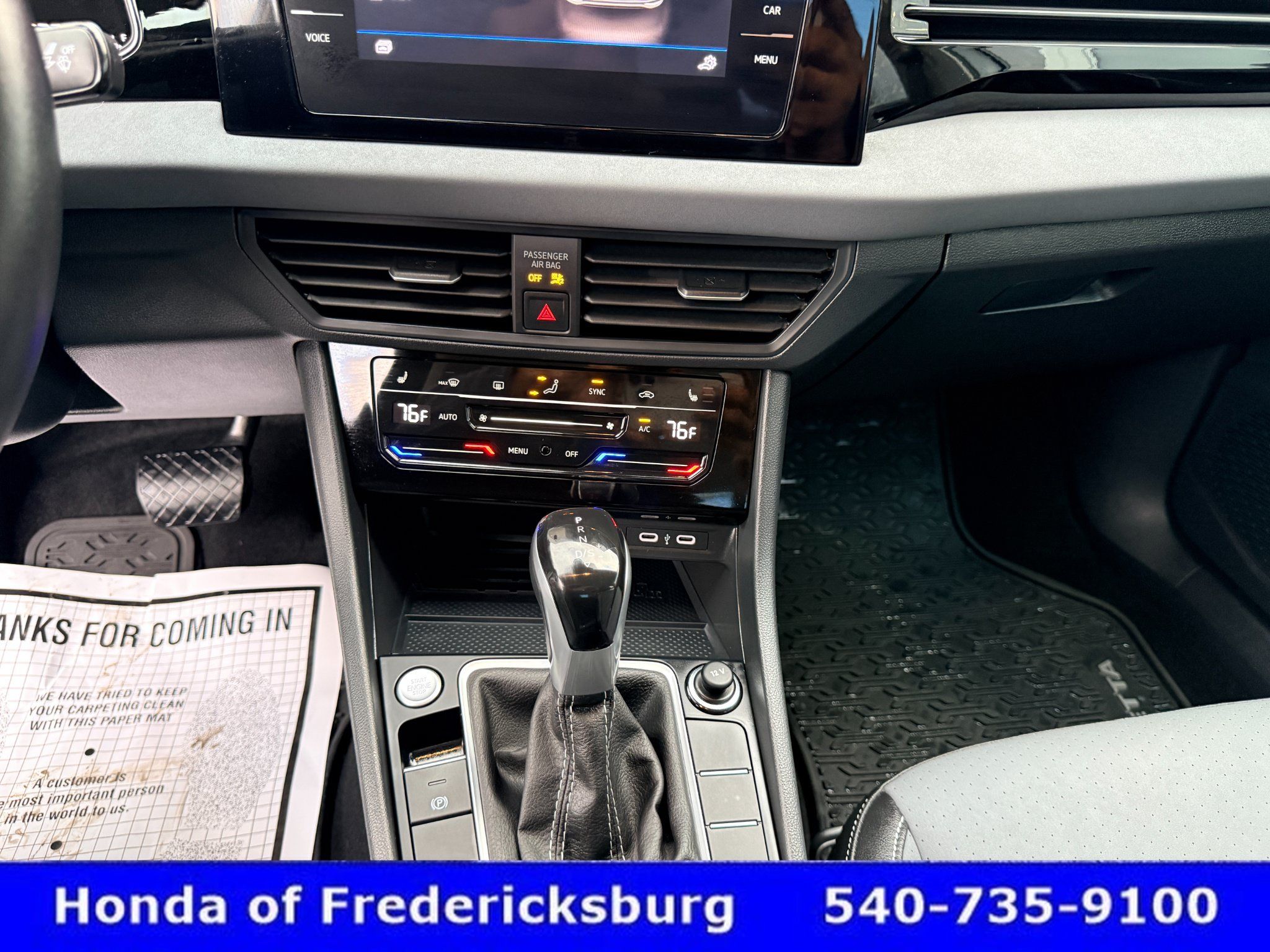 Used 2025 Volkswagen Jetta SE FWD image 31