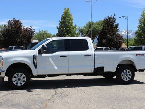 Used 2023 Ford F350 XLT w/ FX4 Off-Road Package AWD/4WD image 2