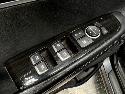 Used 2019 Kia Sorento EX AWD/4WD image 15