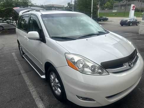 Used 2006 Toyota Sienna XLE Limited w/ XLE Limited Pkg 2 AWD/4WD image 3
