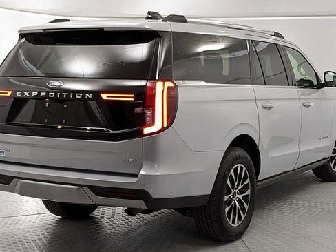 Certified 2025 Ford Expedition Max Platinum AWD/4WD image 3