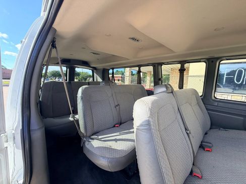 Used 2017 Chevrolet Express 3500 LT w/ LT Preferred Equipment Group RWD image 11