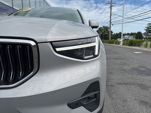 Certified 2025 Volvo XC40 B5 Plus AWD/4WD image 8