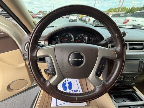 Used 2014 GMC Yukon Denali image 14