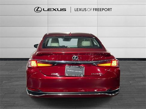 Certified 2025 Lexus ES 300h w/ Premium Package image 5