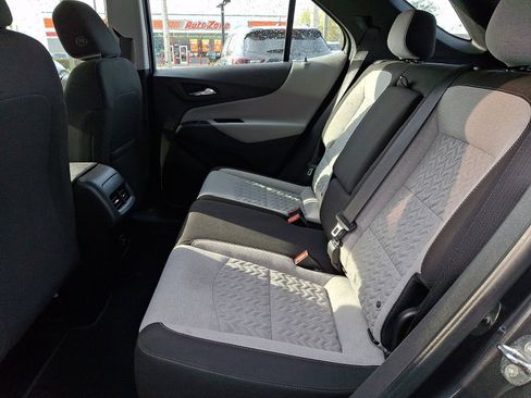 Used 2022 Chevrolet Equinox LS AWD/4WD image 10