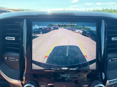 Used 2019 RAM 1500 Laramie AWD/4WD image 17