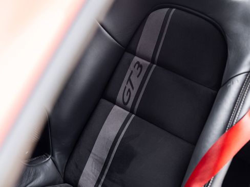 Certified 2018 Porsche 911 GT3 RWD image 33