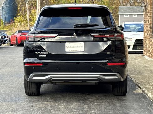 Used 2025 Mitsubishi Outlander SE AWD/4WD image 4