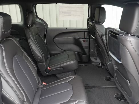 New 2026 Chrysler Pacifica Select image 28
