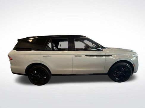 Used 2025 Lincoln Navigator Black Label AWD/4WD image 8