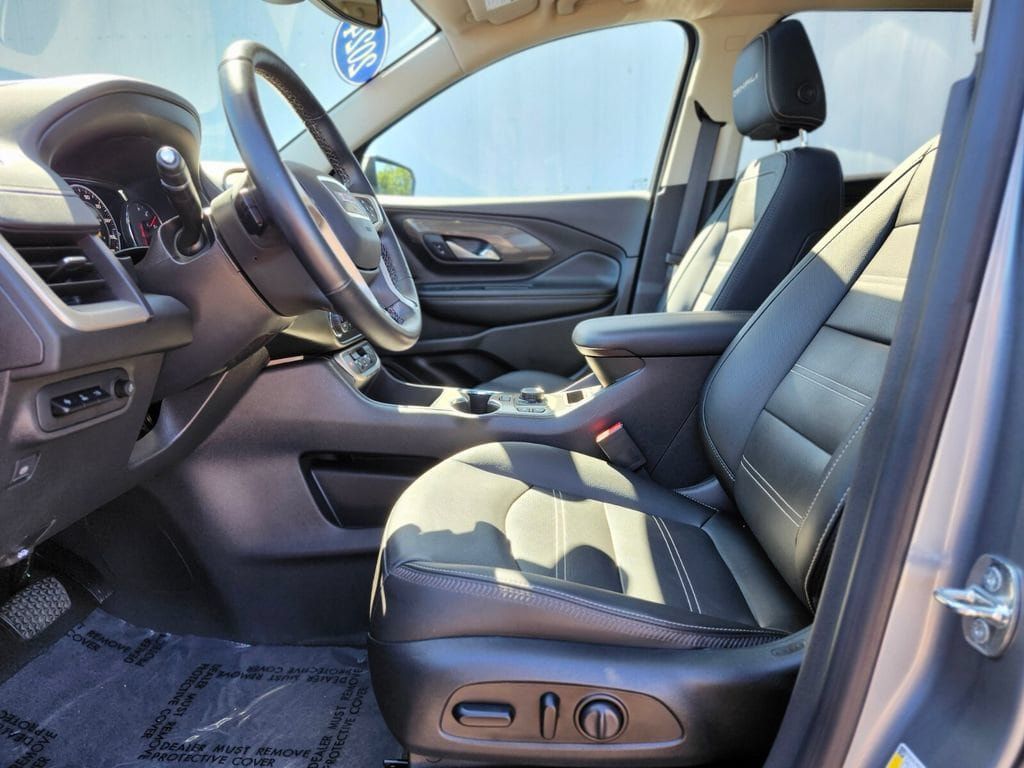 Used 2024 GMC Terrain Denali w/ Denali Premium Package AWD/4WD image 16