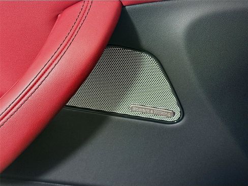 Used 2022 Maserati Levante Trofeo image 19