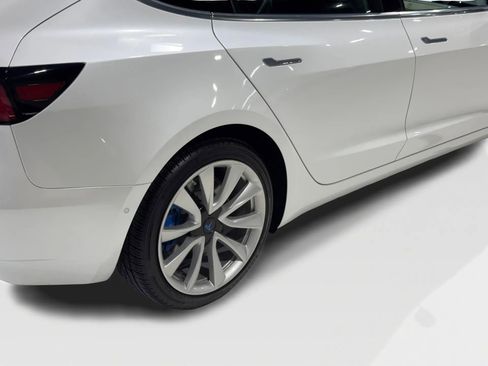 Used 2019 Tesla Model 3 Standard Range image 11