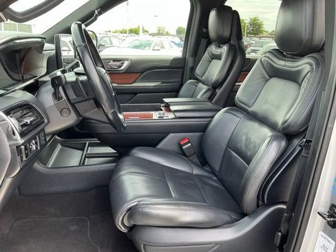 Used 2023 Lincoln Navigator Reserve AWD/4WD image 18