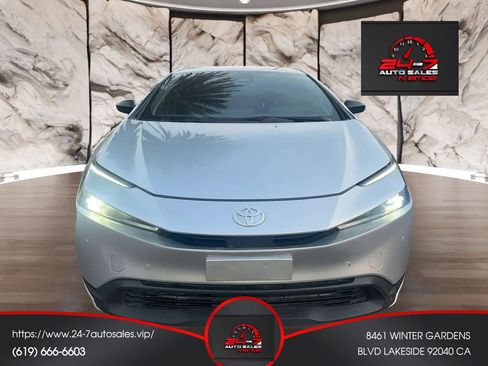 Used 2023 Toyota Prius LE image 3