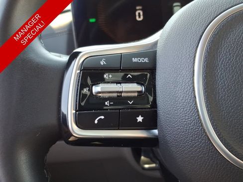 Used 2025 Kia Carnival LXS FWD image 16