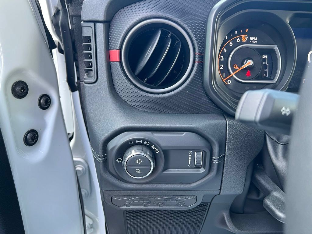 Used 2026 Jeep Gladiator Rubicon AWD/4WD image 21