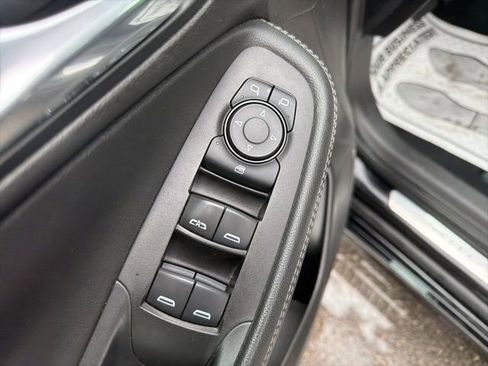 Used 2020 Buick Encore GX Select w/ Sport Touring Package FWD image 17